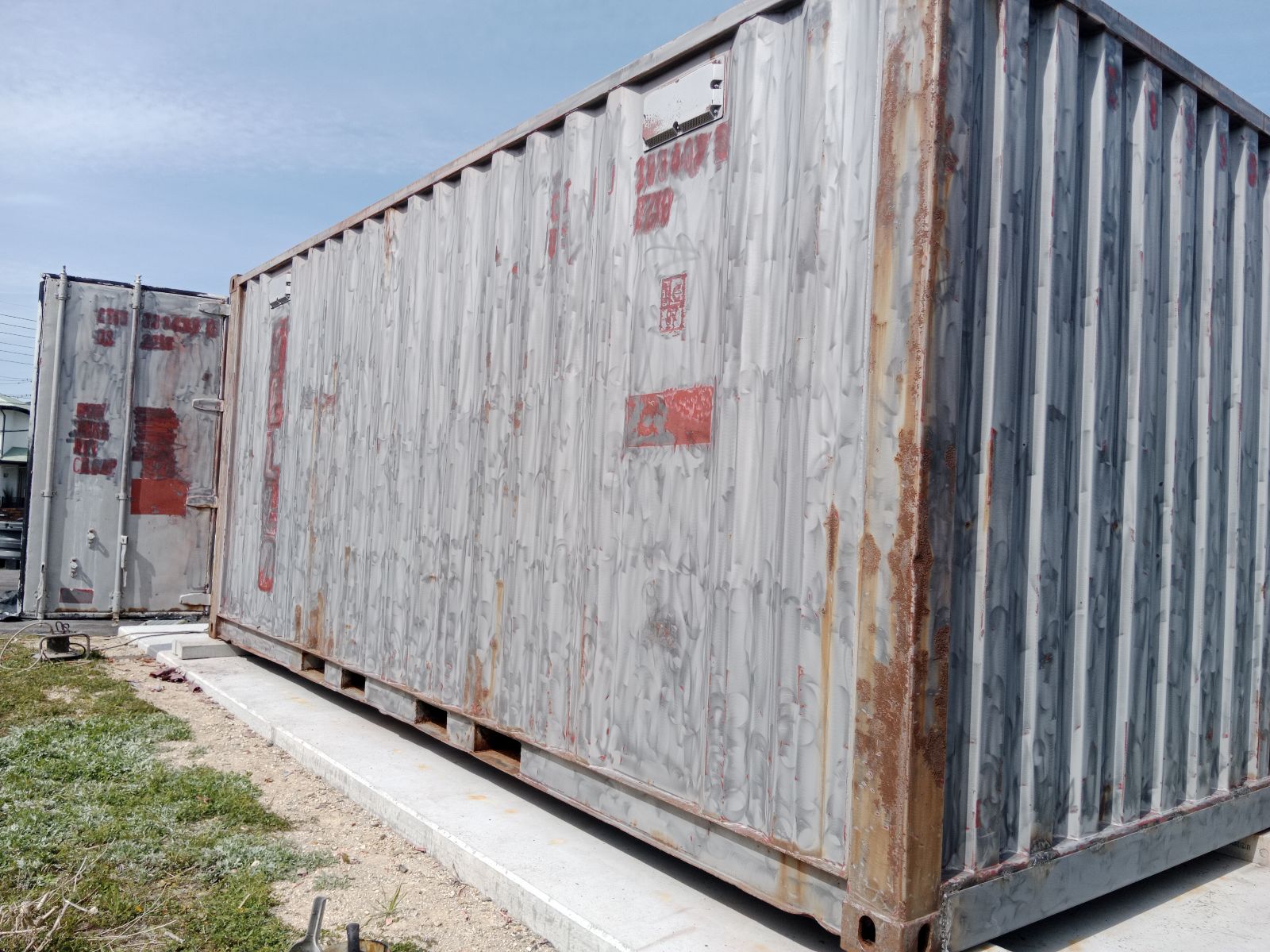 東郷町｜愛知中部水道企業団指定工事店協同組合様｜敷地内コンテナ塗装工事